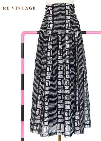 Black & White 幾何手繪筆觸高腰長裙（25"）1