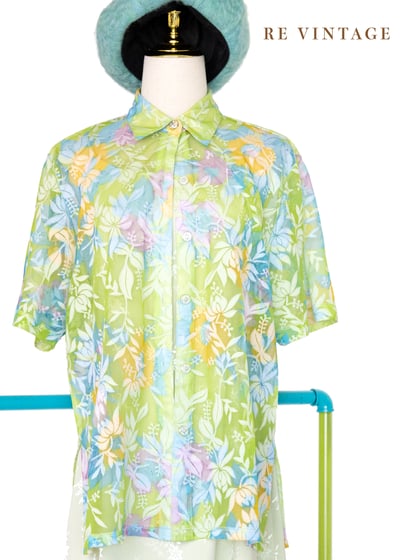 Green Glow 透膚花朵短袖襯衫1