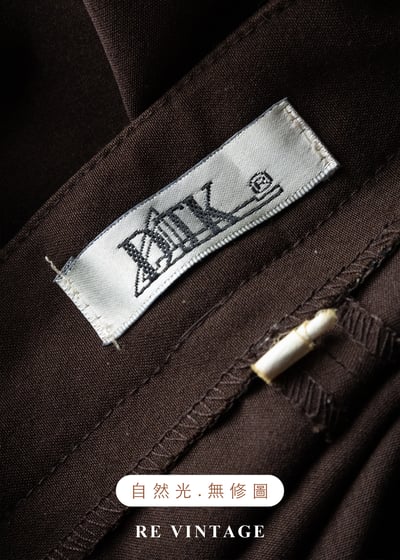 深褐流沙 - 極簡透感壓褶雪紡背心11