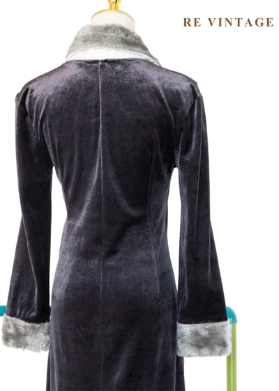 深冬劇場深灰光澤絨布長洋裝14