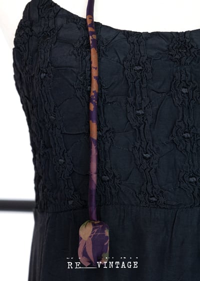 『紐約寶物』氣質の抓皺紋路黑色細肩帶洋裝3