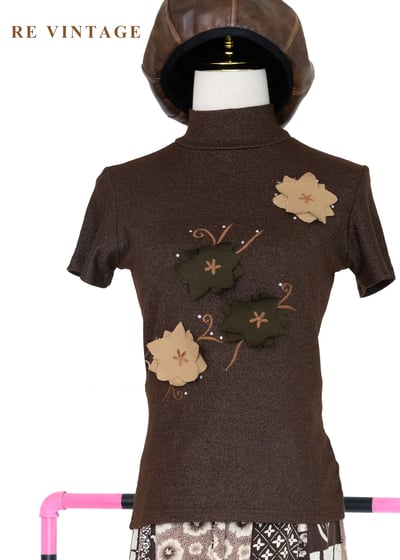 暖棕花帖短袖上衣1