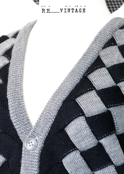 立體感黑灰色編織紋針織背心10