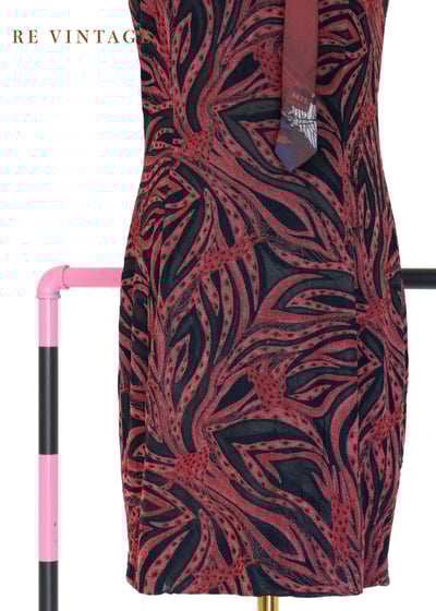 Pepper Red 冷豔美感流動線條短洋裝4