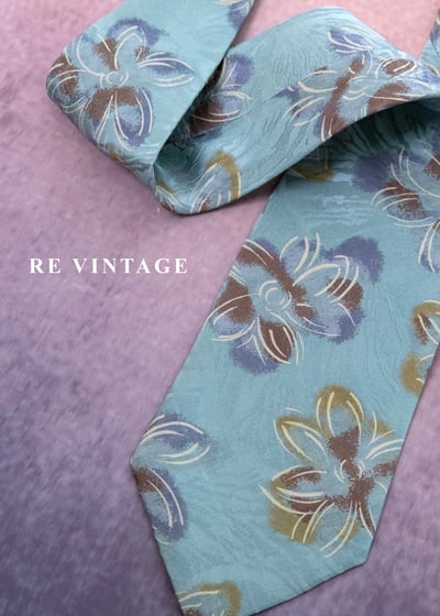 天藍色的花卉邂逅領帶3