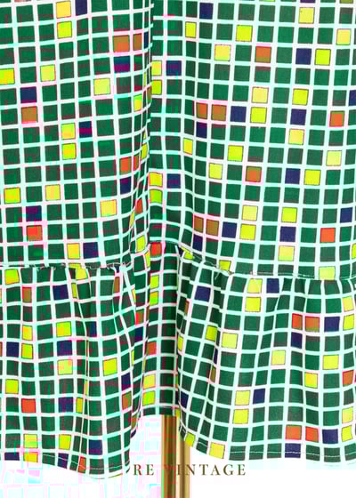 夏日跳格子荷葉裙擺洋裝7