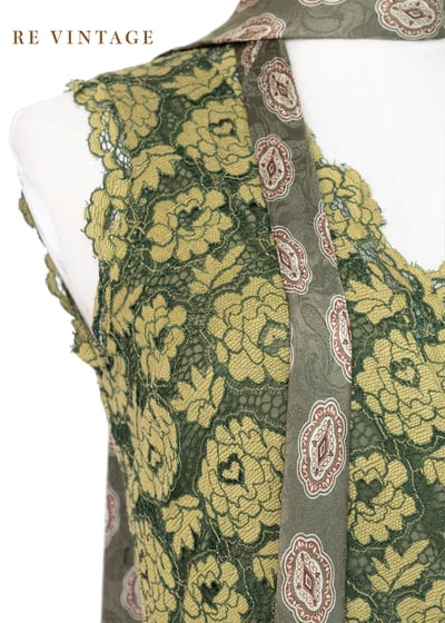 Great green macaw 花花連身褲4