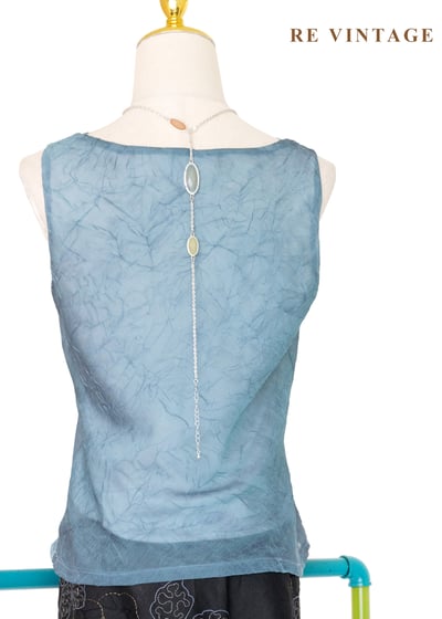 柔和慵懶天空藍垂墜領背心8