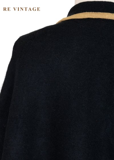 圖騰滾邊霧藍小毛球短版斗篷12