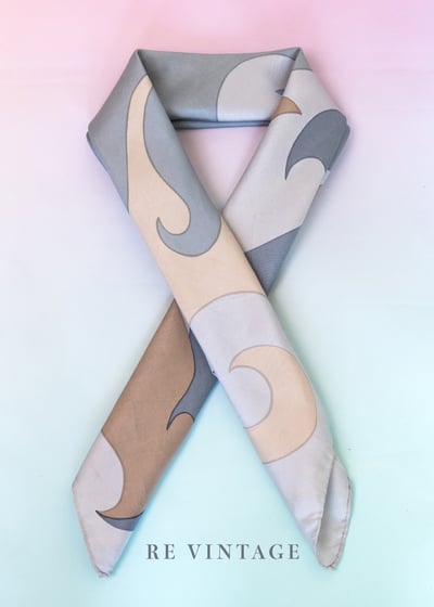 藍色風火硬挺絲巾3