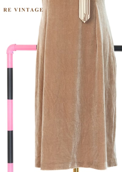 閃爍焦糖絲光珠珠刺繡絨布洋裝4