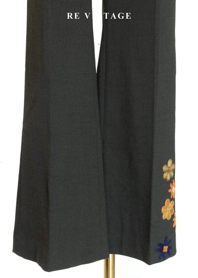 深苔綠活潑刺繡小花長褲（25"）6