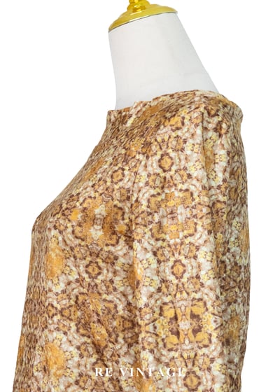 金棕柔和花磚絨布上衣9