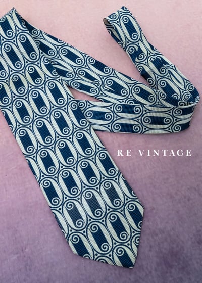 深藍螺旋式的記憶迴圈領帶5