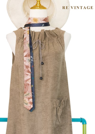 Sand Muse 抽繩花朵領口法式輕鬆洋裝3