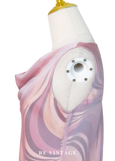 粉紅的液態夢境垂墜領洋裝10