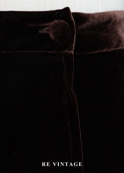 必備單品 - 琥珀方釦深巧克力色絨布短裙（24"）9