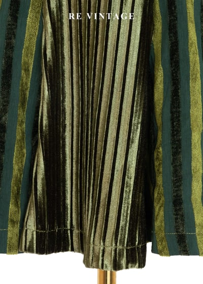 墨綠線條優雅波動光短裙(25")4