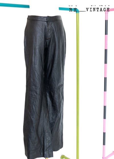 黑色皮革喇叭褲1