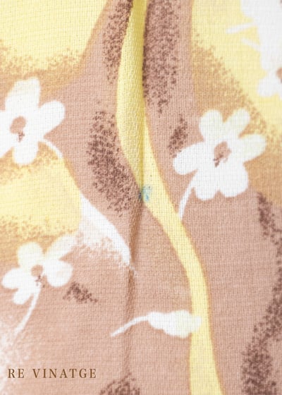 流動黃線條小白花超可愛長洋裝14