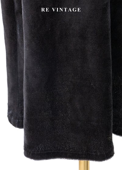 深冬劇場深灰光澤絨布長洋裝9