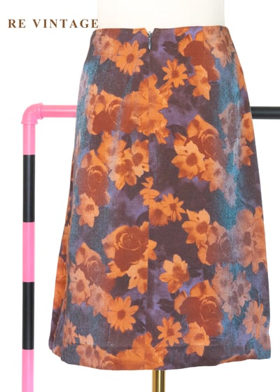 向日葵與玫瑰綻放在藍紫光中短裙（25"）6