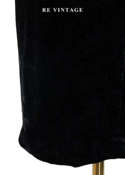 質感單品 - 低調氣質黑色絨布細肩帶洋裝11