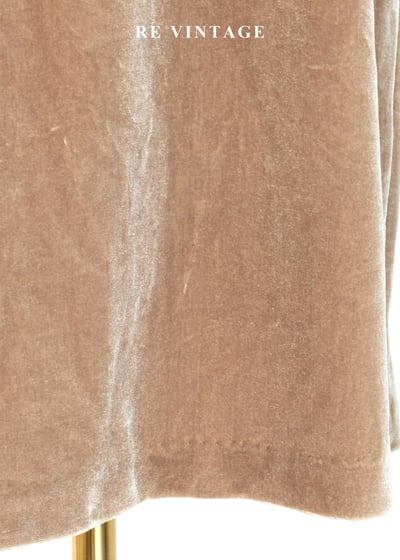 閃爍焦糖絲光珠珠刺繡絨布洋裝6