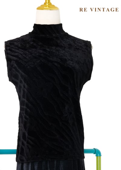 Cool Girl 壓花絨布背心1