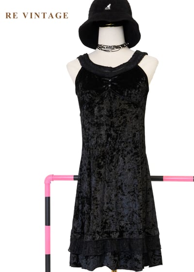 質感單品 - 黑天鵝絨布圓領迷你洋裝1