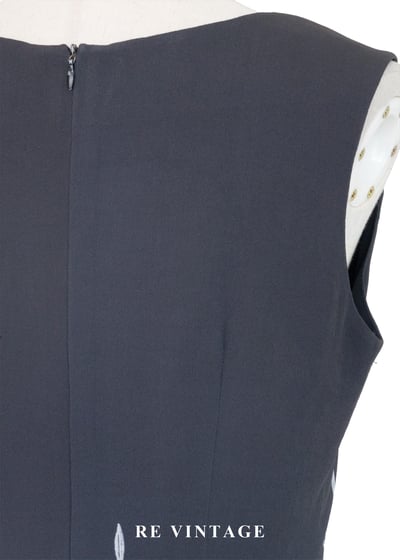 浪漫的白色野花深灰短洋裝13