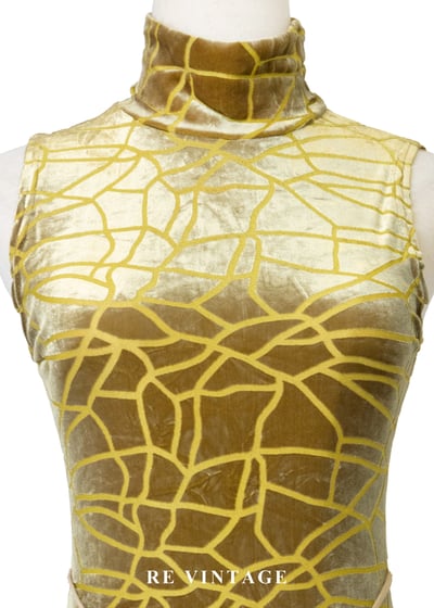 Memory of Light 金黃色絨布背心3