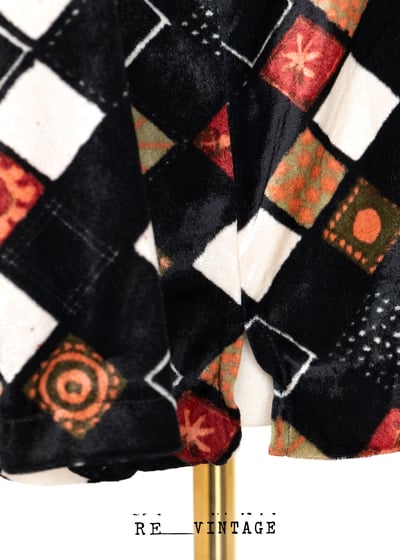 黑絨拼接圖騰薄款上衣8