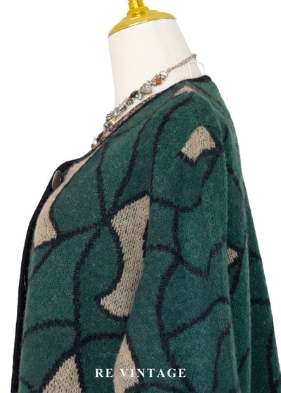 溫暖の苔綠幾何線條針織外套10