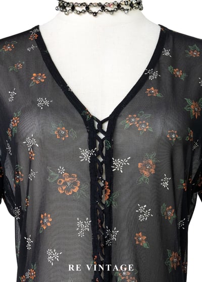 暖調浪漫紅白花透膚長洋裝9