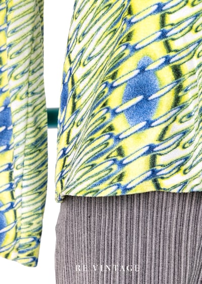 Neon Yellow and Blue 波紋絨布上衣11