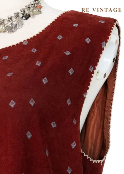 深深紅棗燈影復古長洋裝5