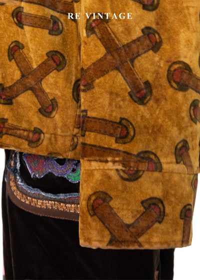 焦糖色穿繩記號麂皮長毛內裏外套11