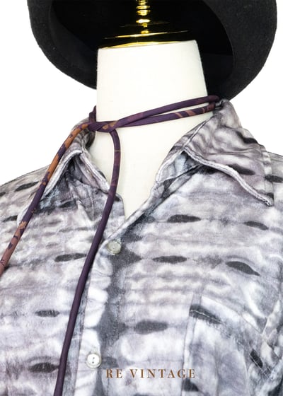 銀灰色の暈染斑紋絨布襯衫3