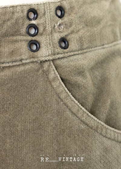 Betty 辣辣墨綠色波紋絨布喇叭褲13