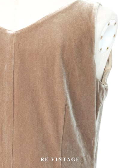 閃爍焦糖絲光珠珠刺繡絨布洋裝11