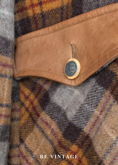 焦糖格紋毛呢拼皮革長版外套9