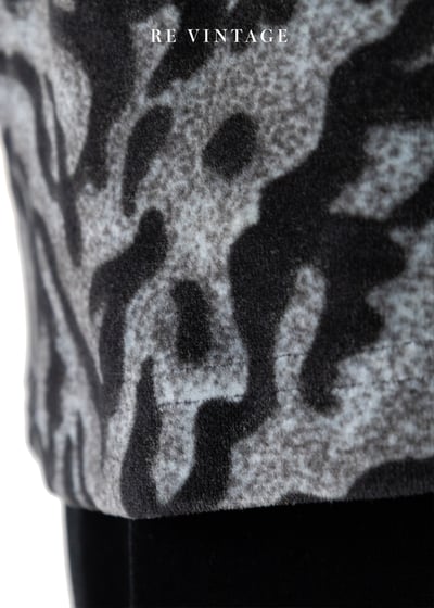 厚磅の黑色虎紋絨布上衣8