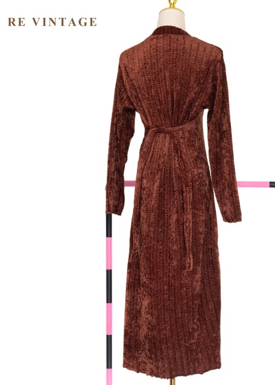 琥珀流光紋理絨布長洋裝11