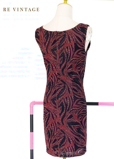 Pepper Red 冷豔美感流動線條短洋裝9