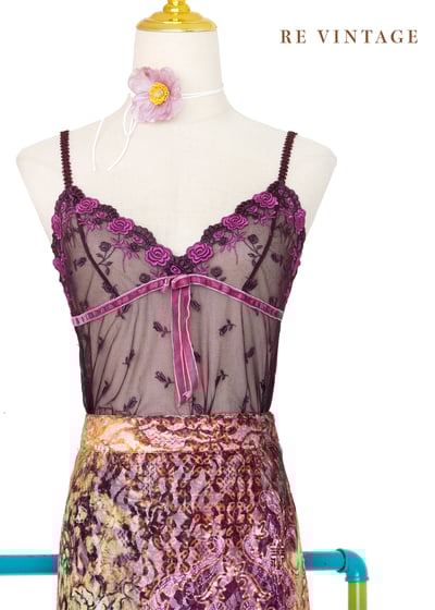 魔幻蕾絲細緻花紋透膚細肩帶背心3