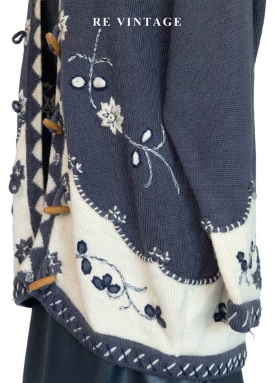 雪落森林灰紫色牛角釦針織毛衣外套8