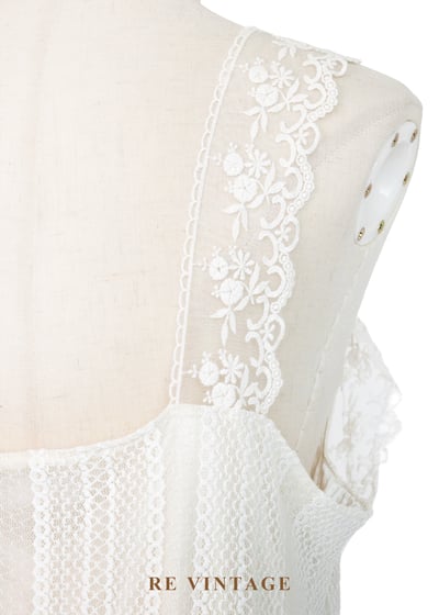 奶白色蕾絲仙氣光芒洋裝14