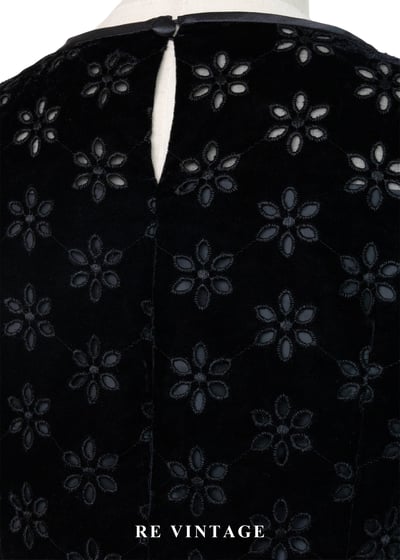 刻畫在夢裡的黑色小花上衣10