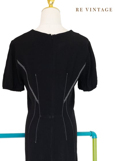 黑底白線結構感貼身洋裝13